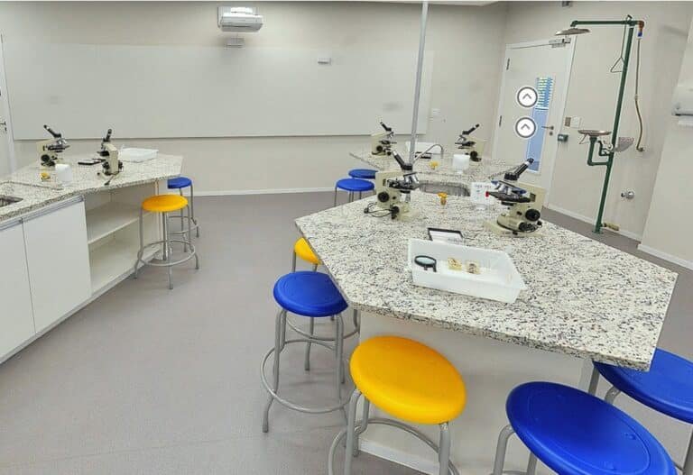 Ambiente escolar feito por metadil